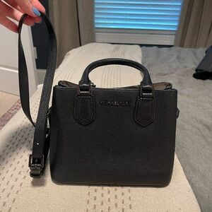 Micheal Kors Crossbody Purse.